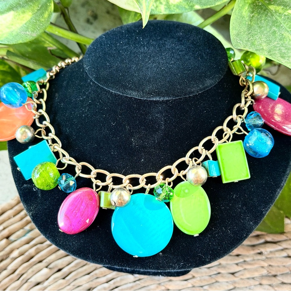 Erica Lyons Exquisite MOTHER-OF-PEARL/GLASS MULTI COLOR FIESTA DISC NECKLACE ⭐️